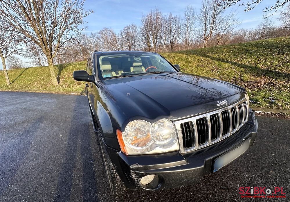 2005' Jeep Grand Cherokee photo #2
