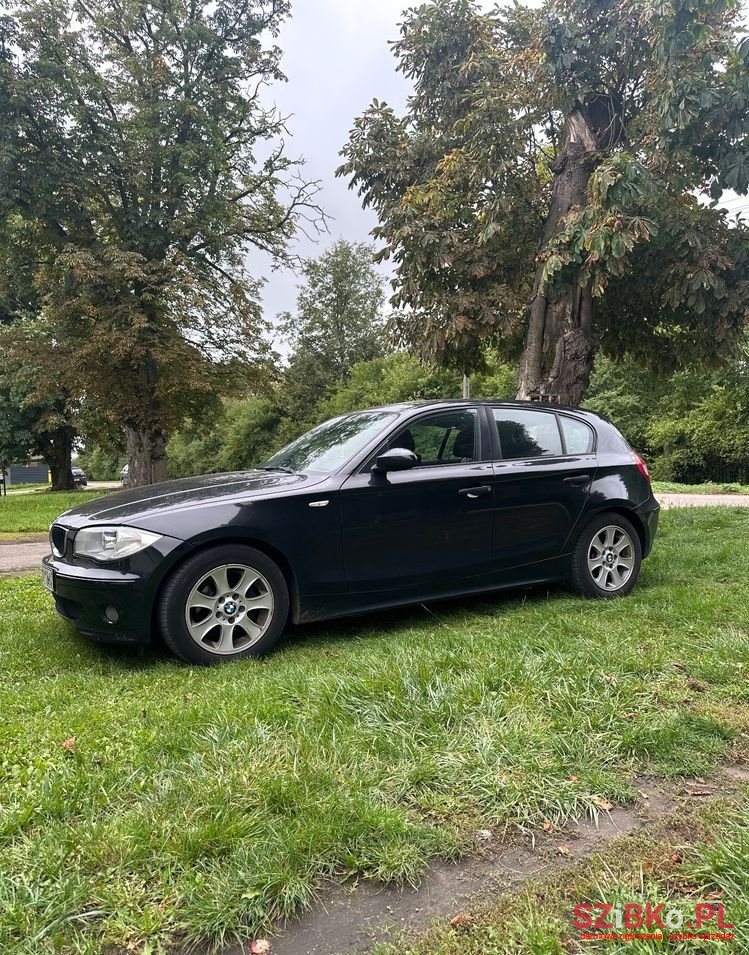 2006' BMW 1 Series 118D photo #6