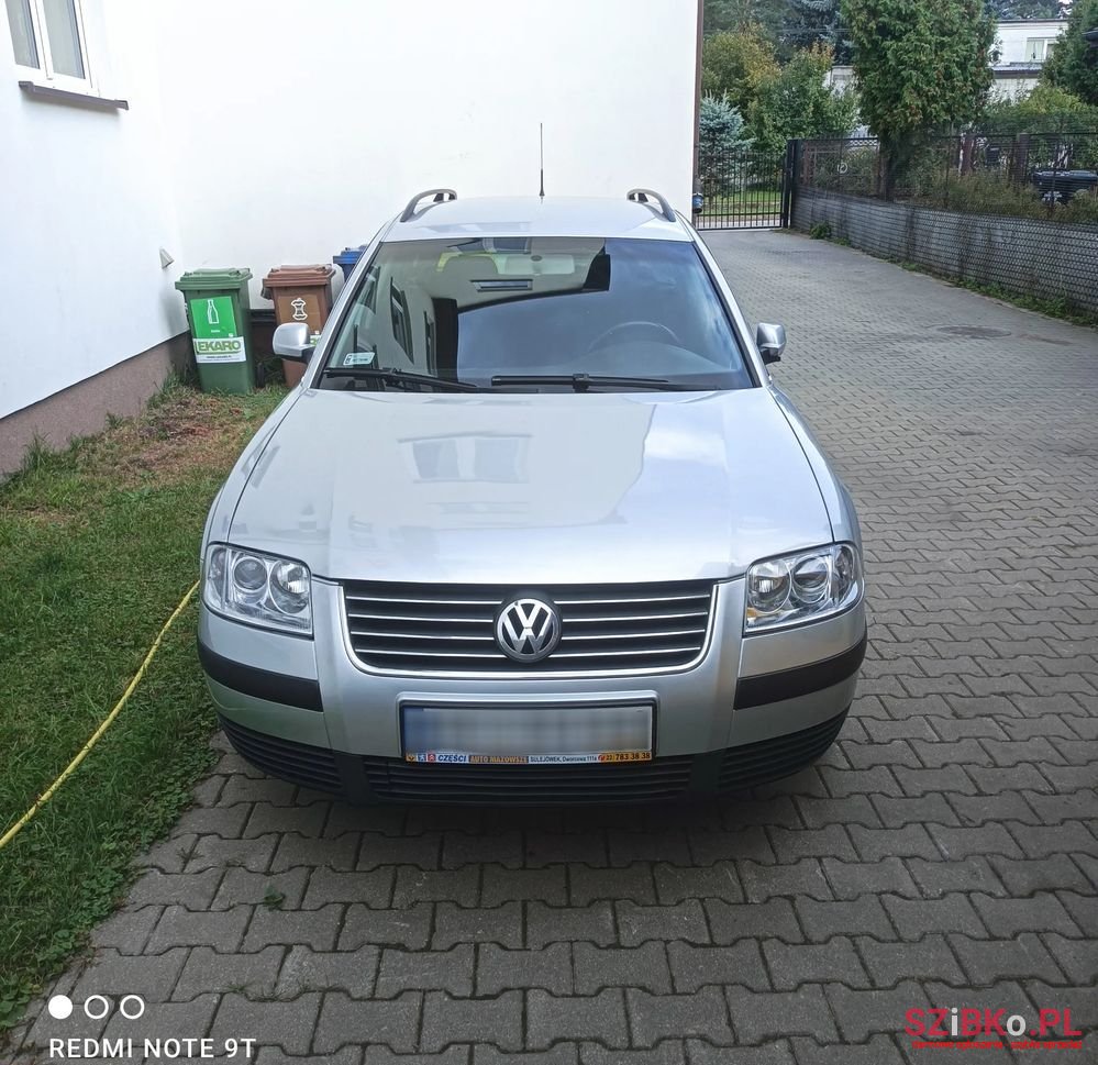 2002' Volkswagen Passat photo #1