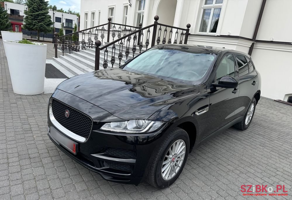 2017' Jaguar F-Pace 20D Awd R-Sport photo #2