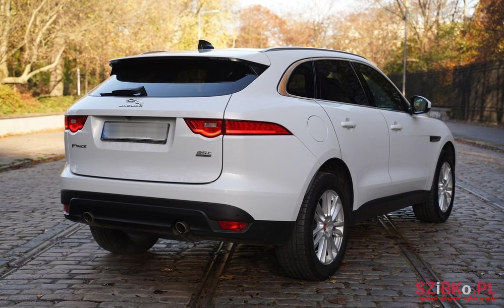 2023' Jaguar F-Pace photo #4