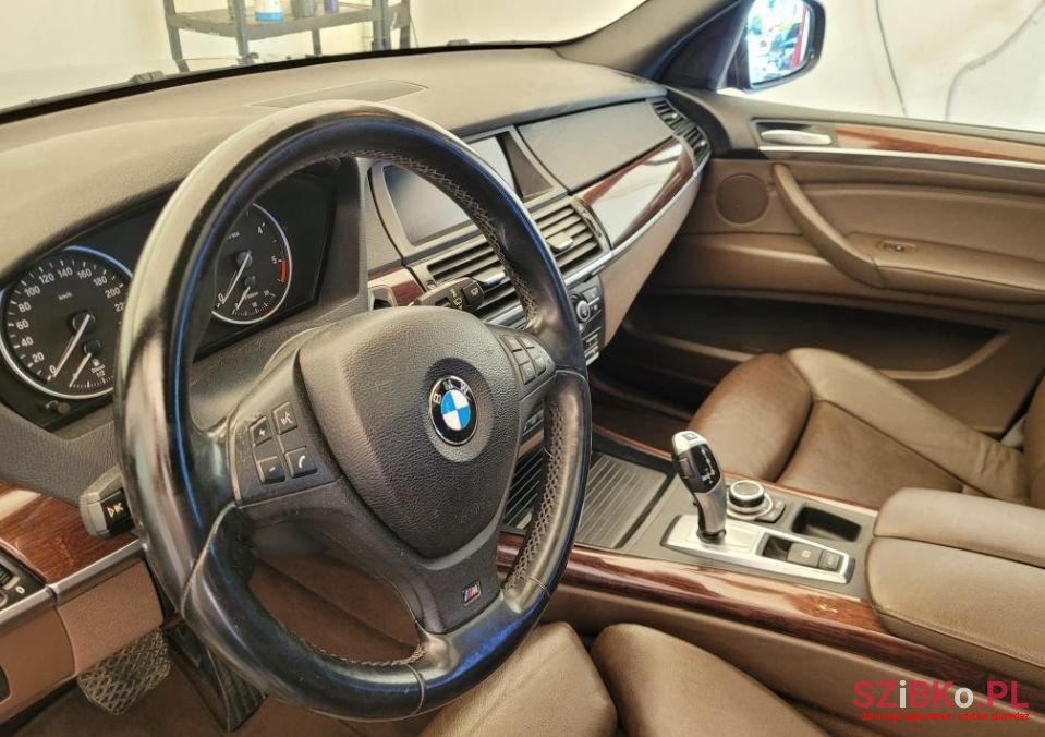 2010' BMW X5 photo #5