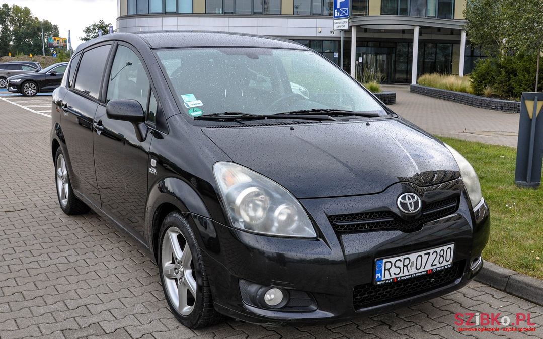 2008' Toyota Corolla Verso photo #6