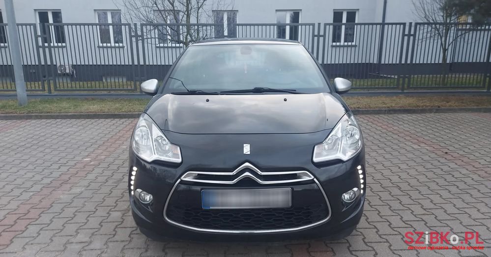 2011' Citroen DS3 1.6 Hdi Sochic photo #2