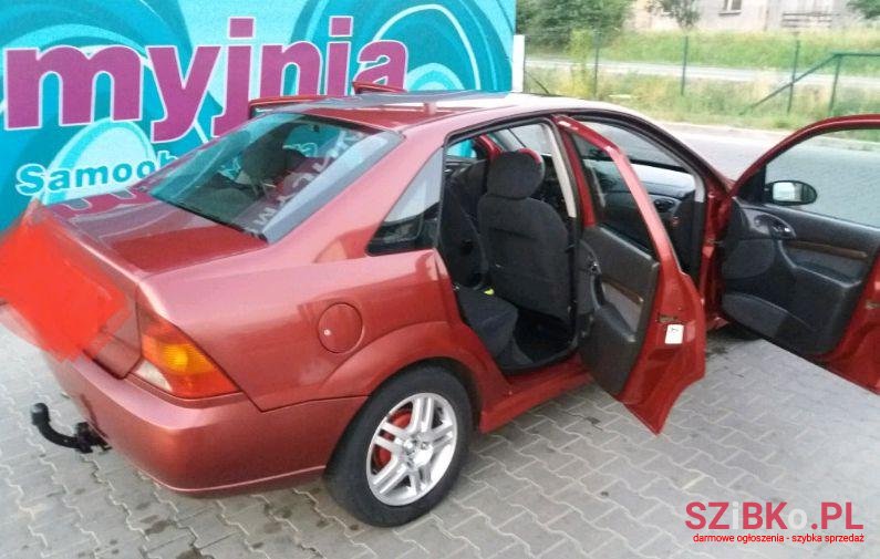 1999' Ford Focus photo #1