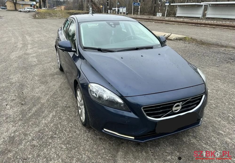 2013' Volvo V40 D2 Summum photo #1