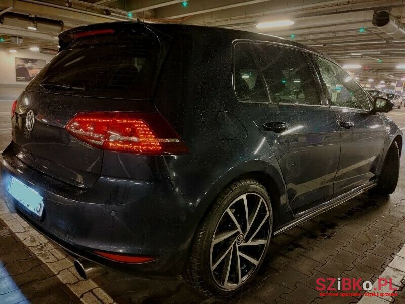 2017' Volkswagen Golf photo #5