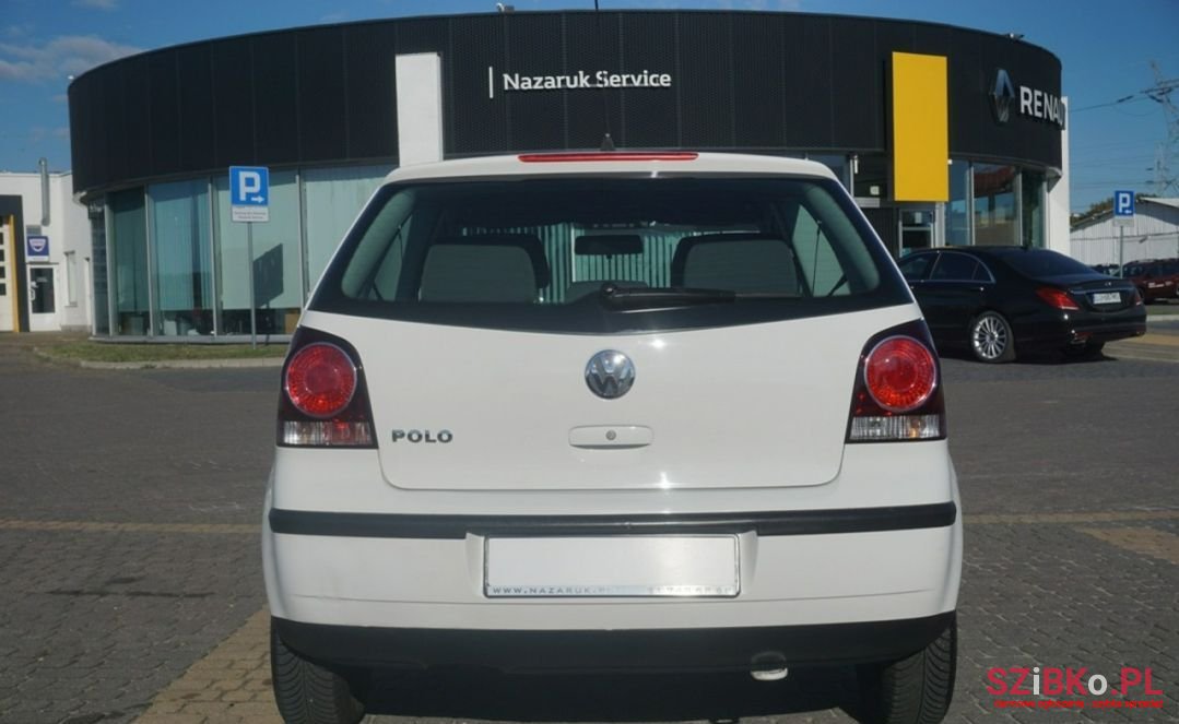 2009' Volkswagen Polo photo #6