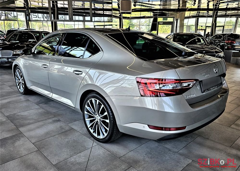 2017' Skoda Superb photo #5