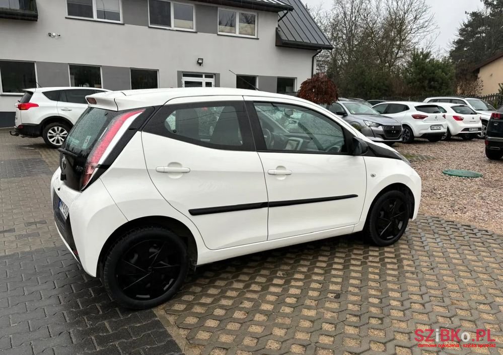 2017' Toyota Aygo photo #6