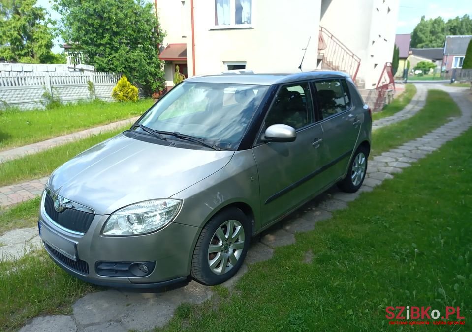 2008' Skoda Fabia photo #1
