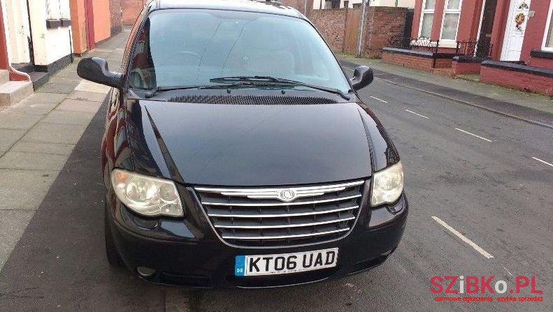2006' Chrysler Grand Voyager photo #1