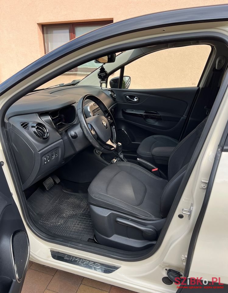 2016' Renault Captur photo #6