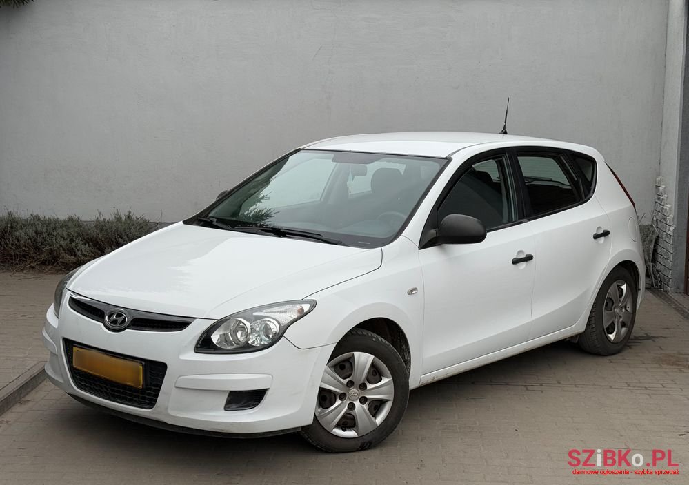 2010' Hyundai i30 I30Cw photo #2