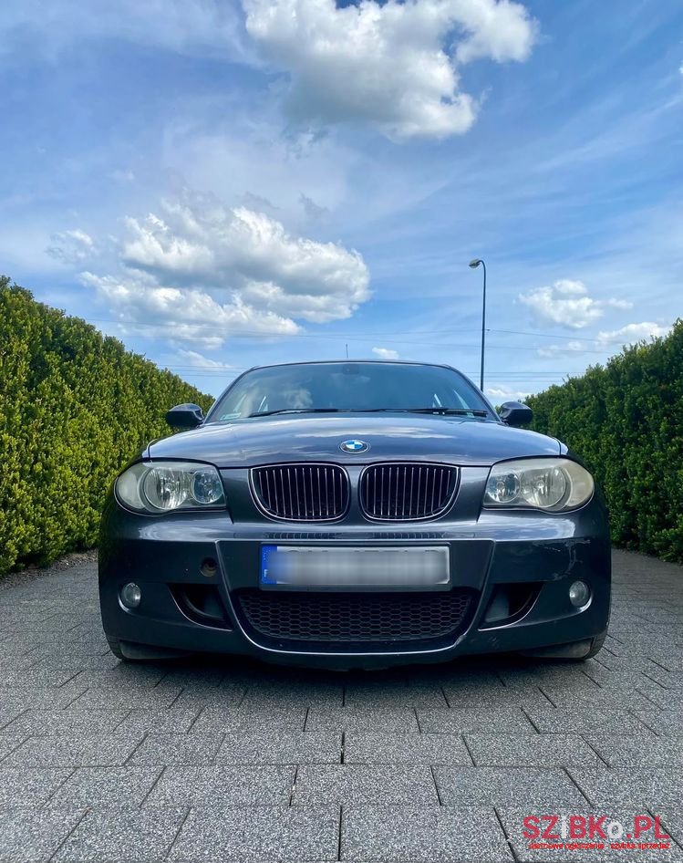 2005' BMW 1 Series 130I photo #1