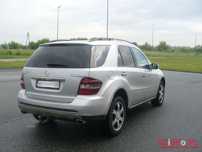 2008' Mercedes-Benz Ml photo #6