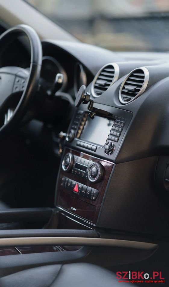 2006' Mercedes-Benz Ml photo #2