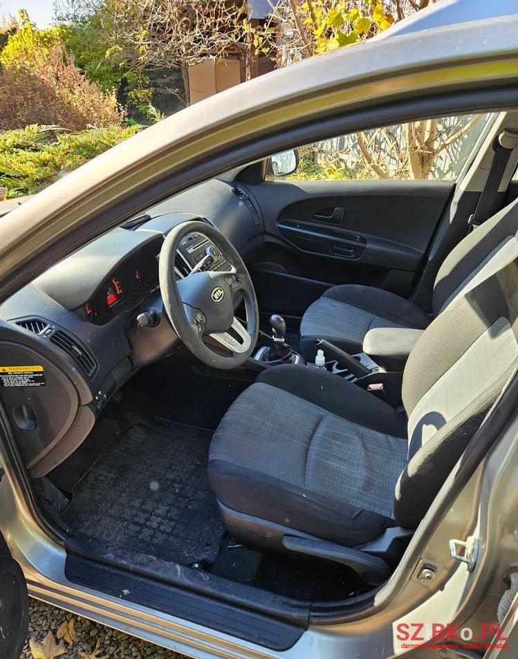 2011' Kia Ceed Cee'D 1.6 M photo #3