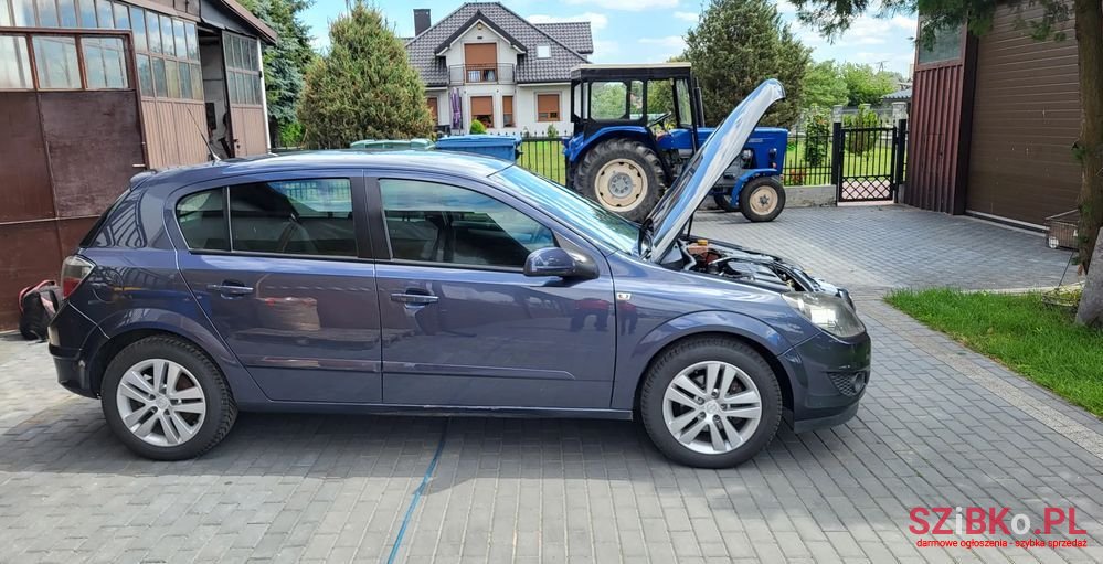 2007' Opel Astra Iii 1.7 Cdti Elegance photo #2