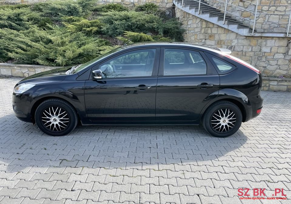 2010' Ford Focus photo #2