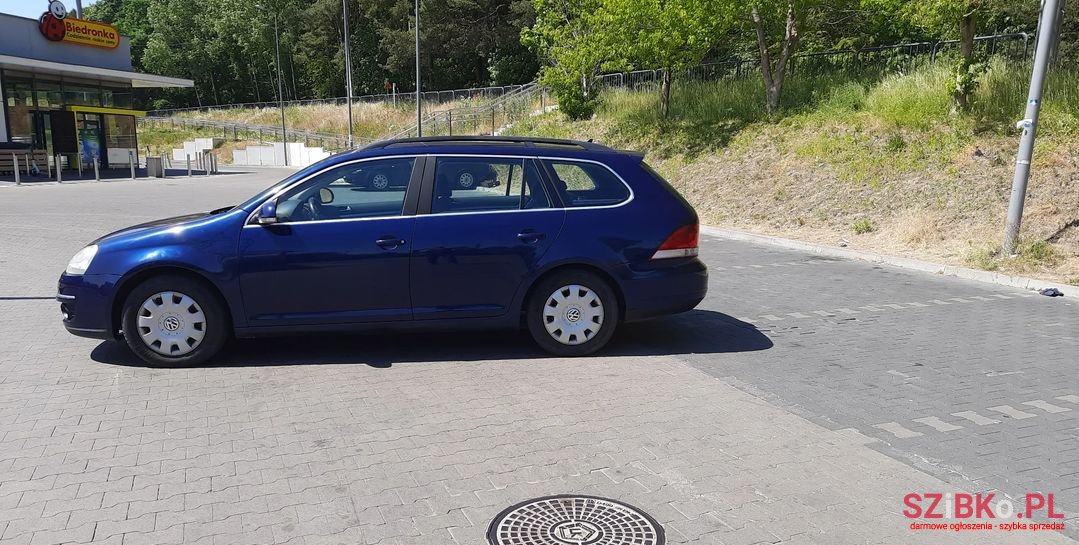 2007' Volkswagen Golf photo #3