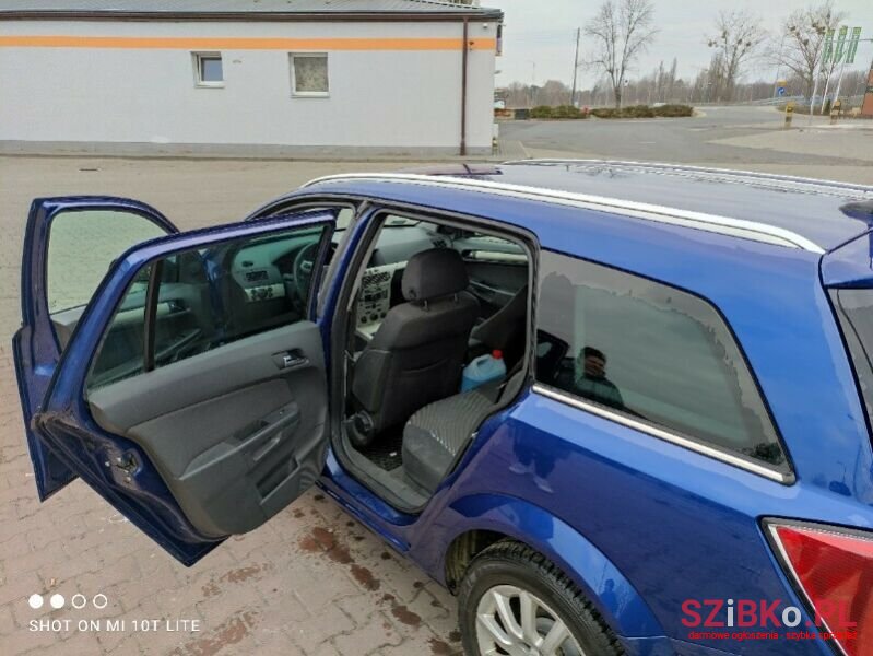 2009' Opel Astra photo #4