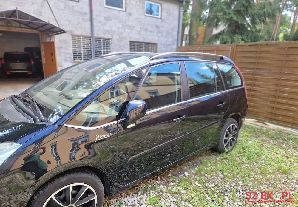 2010' Citroen C4 photo #2