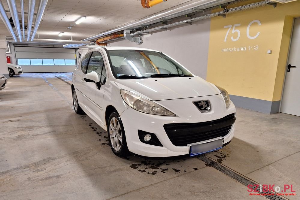 2011' Peugeot 207 photo #2