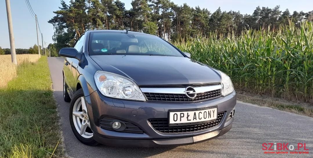 2007' Opel Astra photo #1