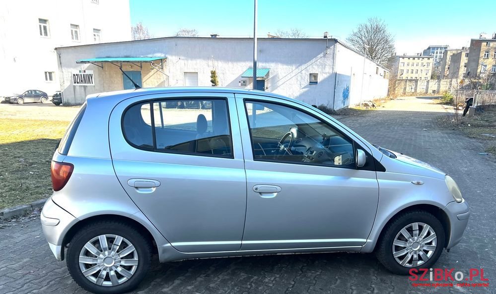 2004' Toyota Yaris 1.0 Luna Mm photo #6