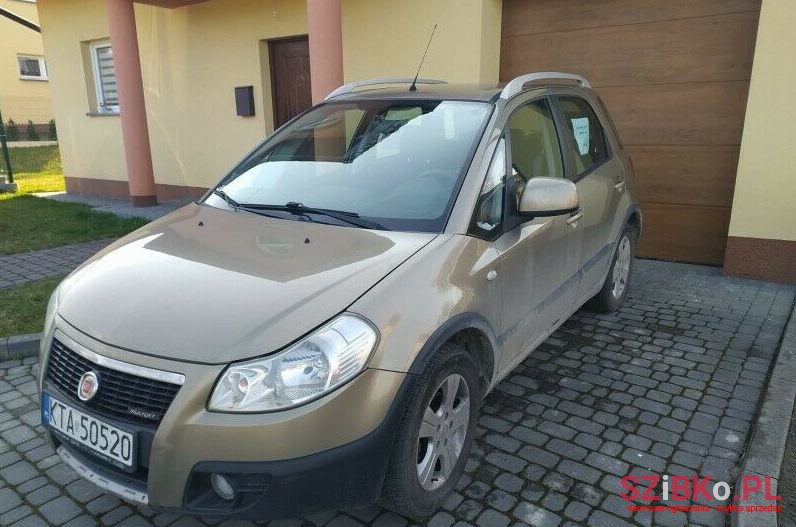 2008' Fiat Sedici photo #1