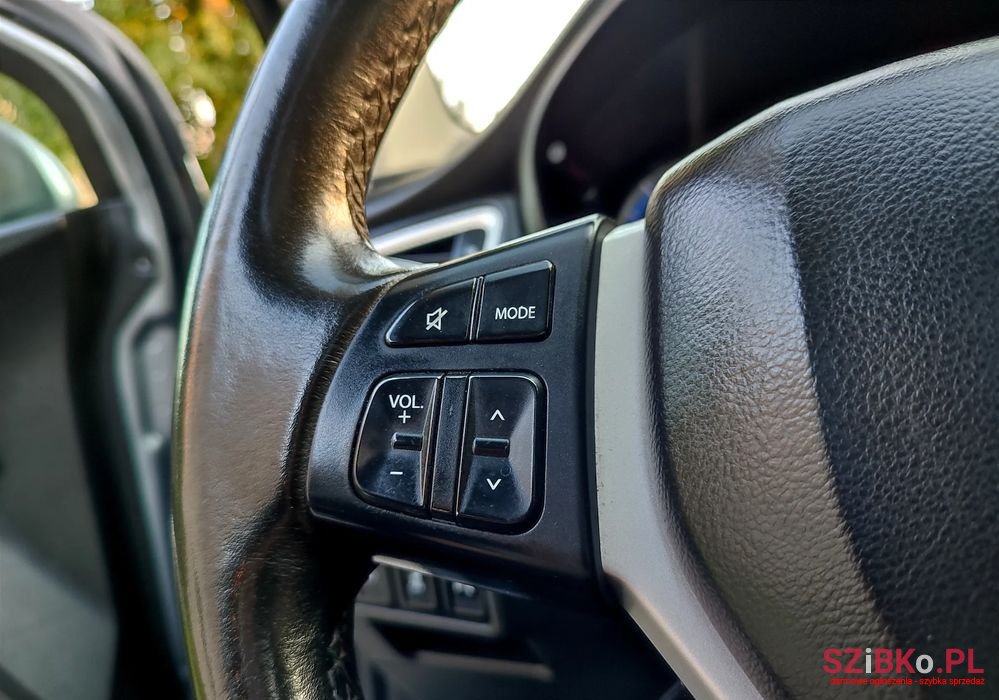 2014' Suzuki SX4 S-Cross photo #2