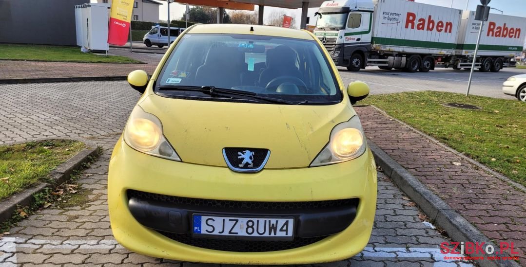 2006' Peugeot 107 photo #6