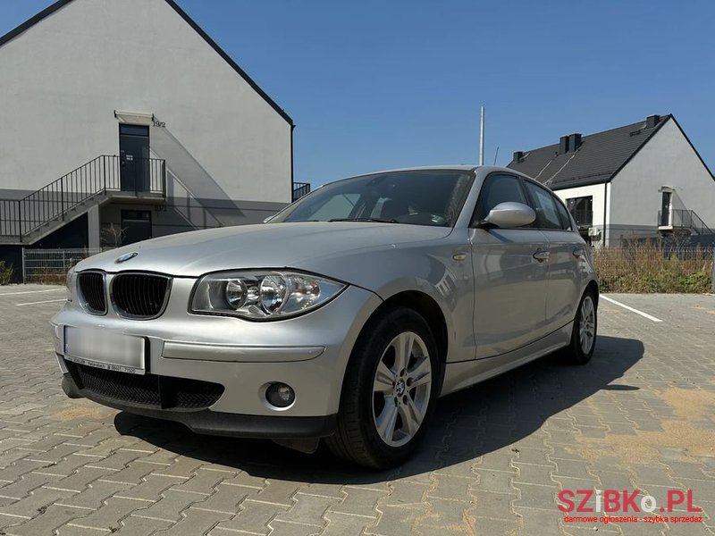 2005' BMW 1 Series 116I photo #1