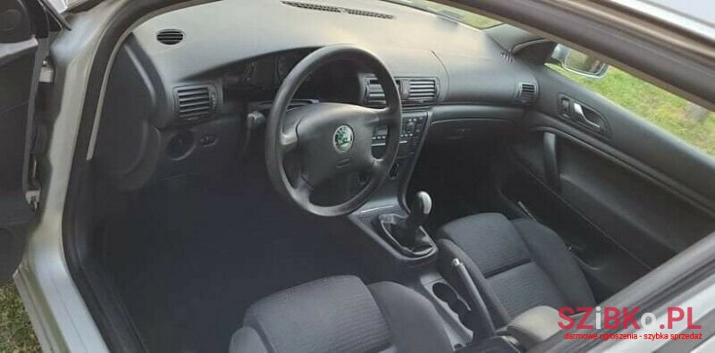 2002' Skoda Superb photo #3