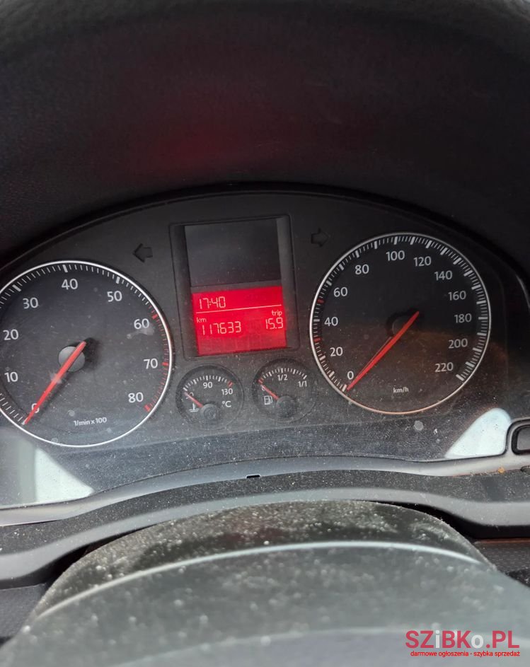 2005' Volkswagen Golf photo #6