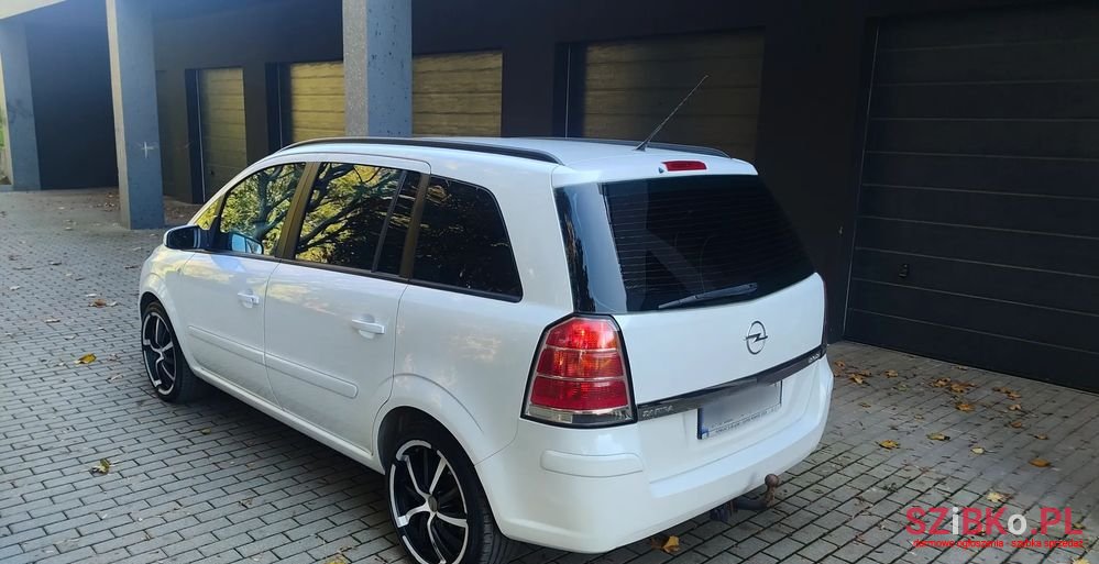 2007' Opel Zafira photo #3
