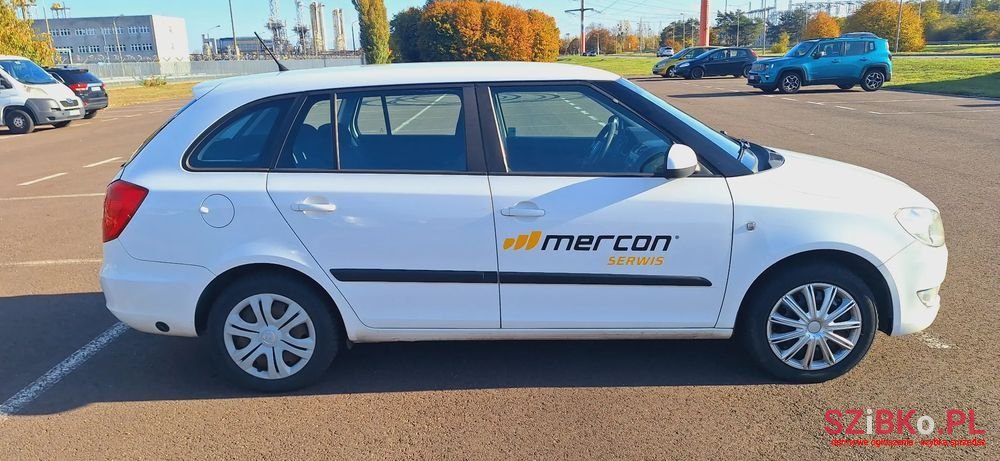 2013' Skoda Fabia photo #3