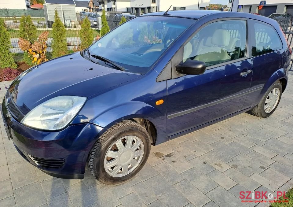 2003' Ford Fiesta photo #2
