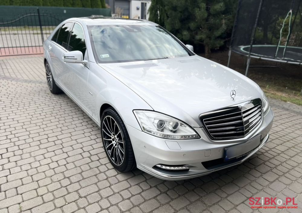 2010' Mercedes-Benz S-Class photo #3