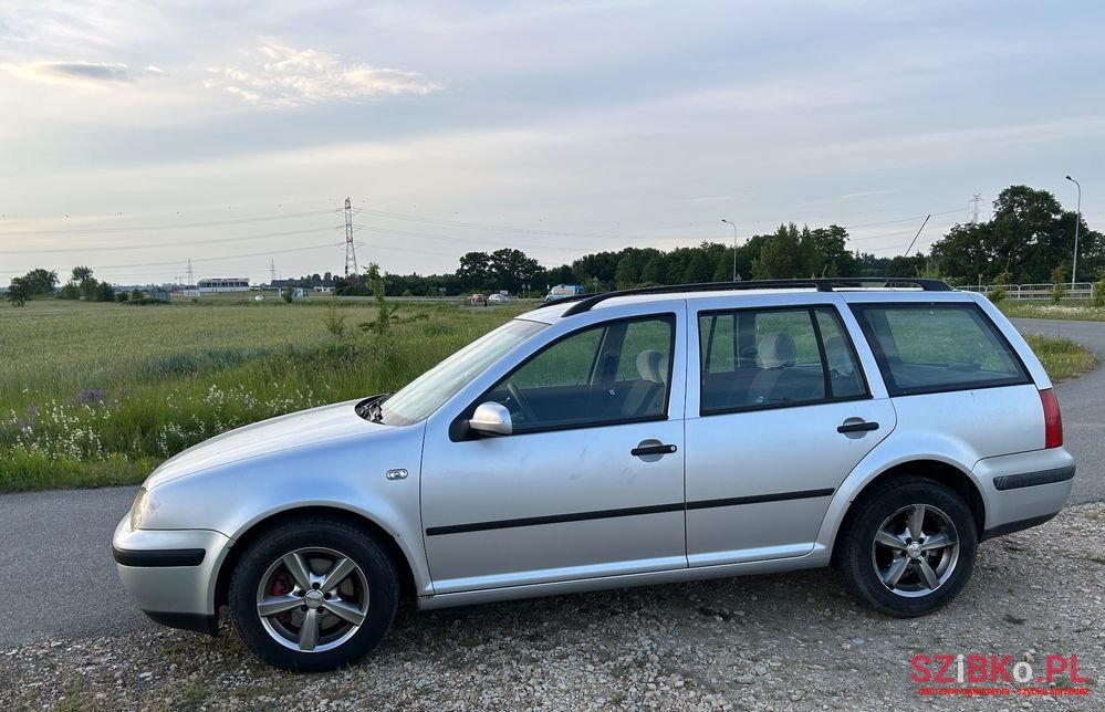 2003' Volkswagen Golf photo #4