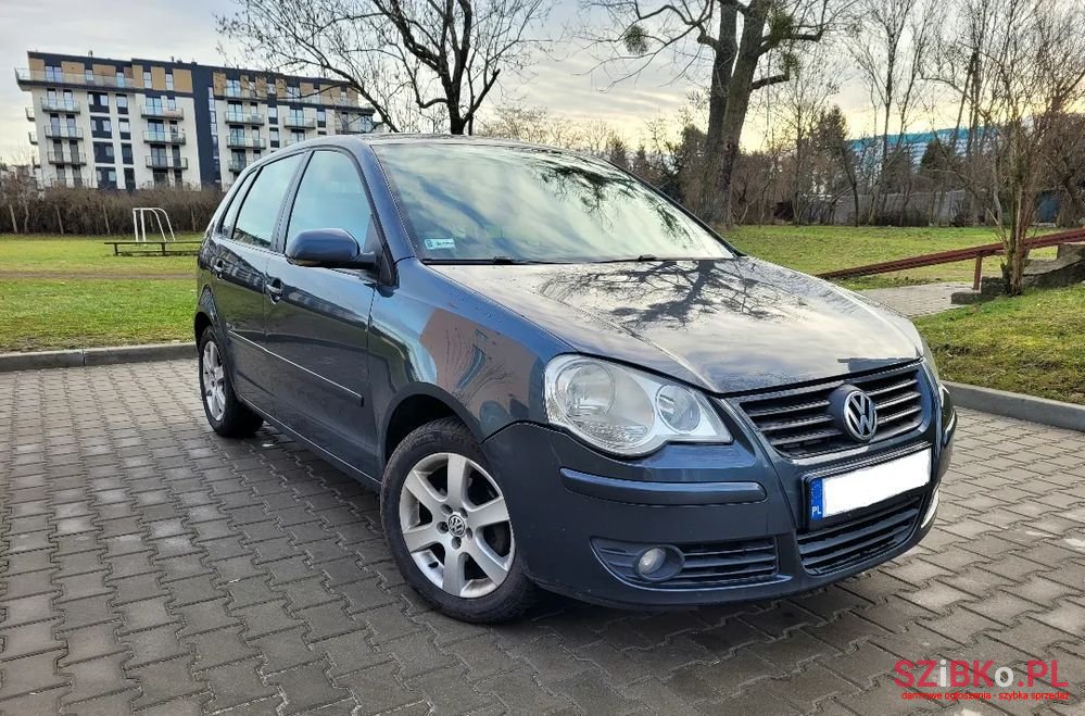 2008' Volkswagen Polo photo #5