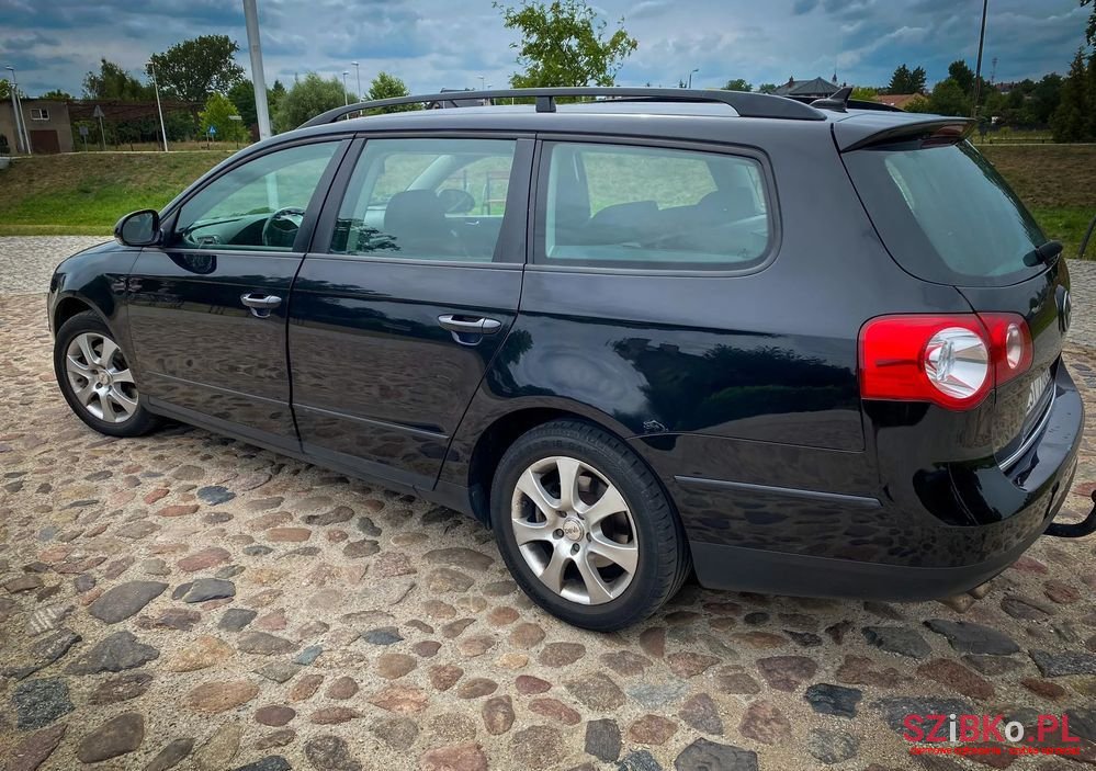 2007' Volkswagen Passat photo #4