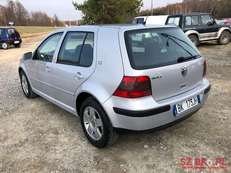 2000' Volkswagen Golf photo #2