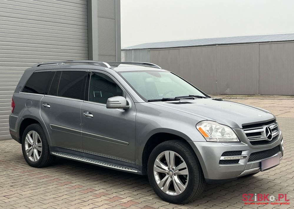 2012' Mercedes-Benz GL 500 4Matic photo #1
