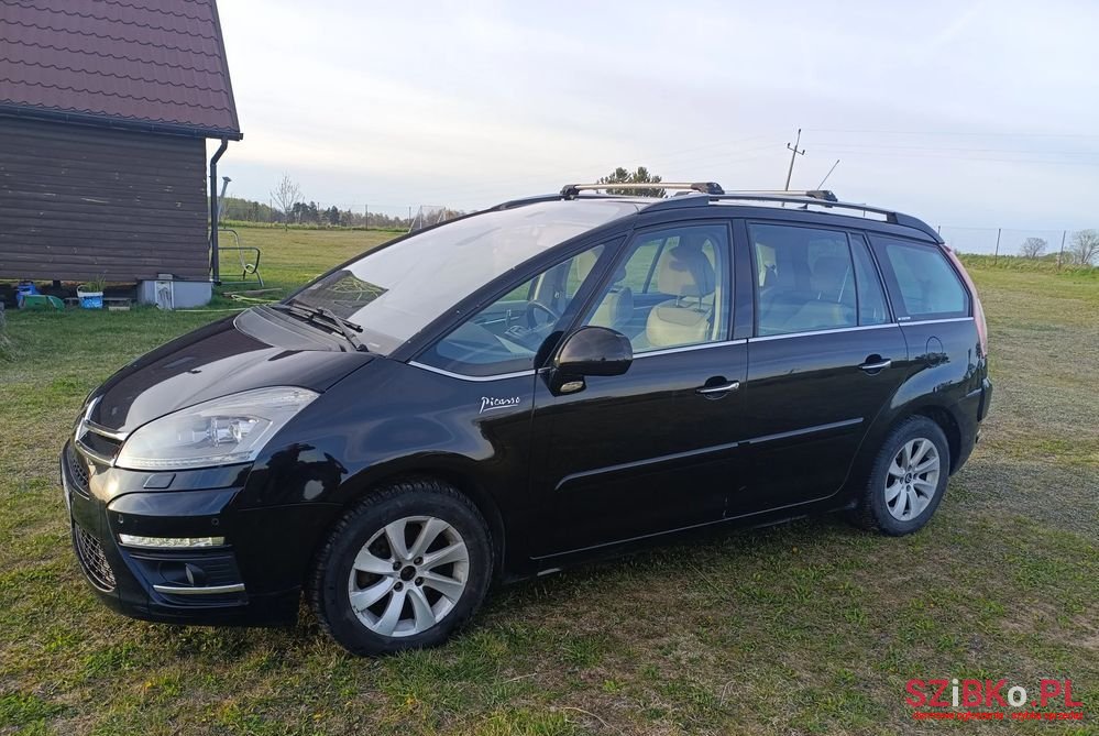 2012' Citroen C4 Picasso photo #2