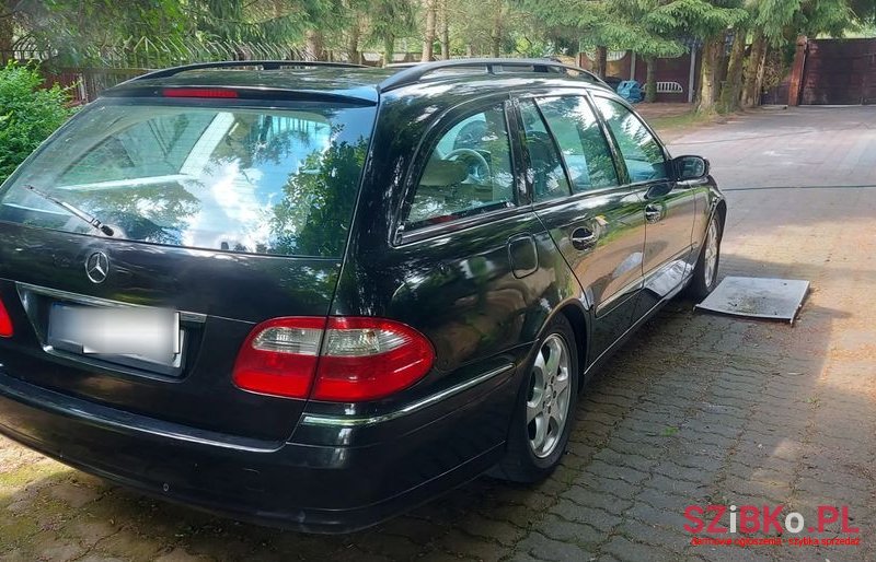 2005' Mercedes-Benz E-Class photo #5