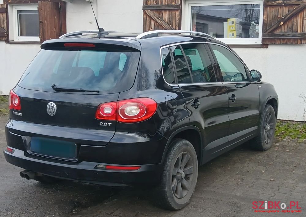 2010' Volkswagen Tiguan photo #4