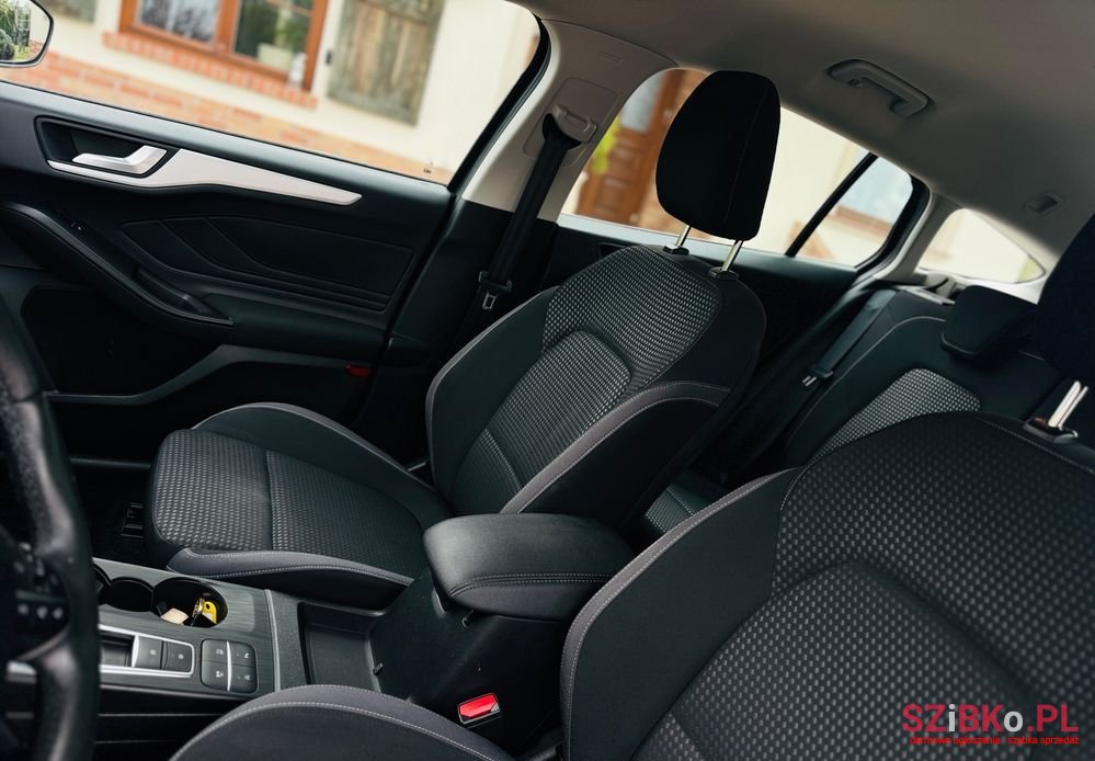 2020' Ford Focus photo #5