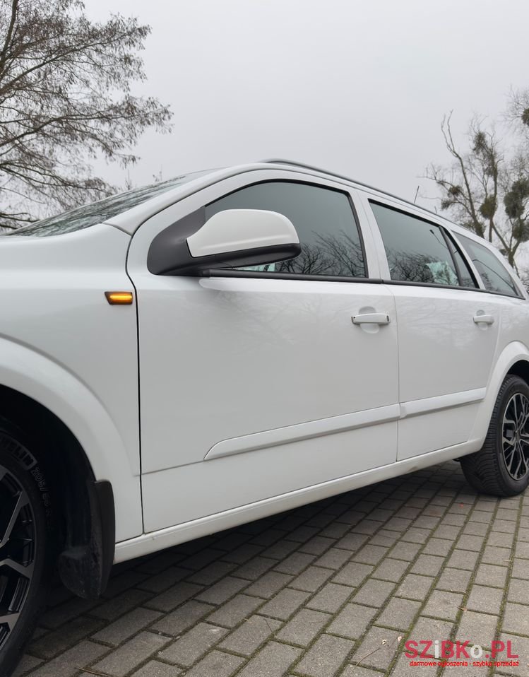 2010' Opel Astra Iii 1.6 photo #3